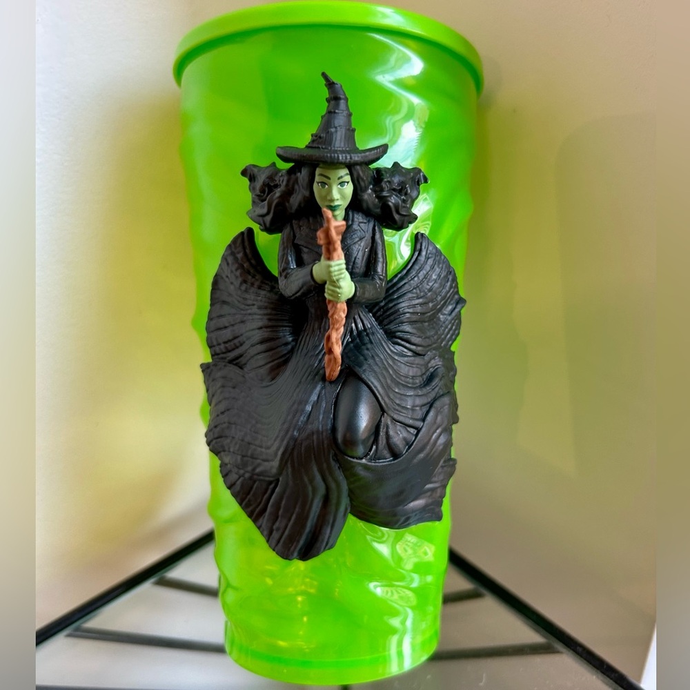 Wicked Elphaba Light-Up Tumbler Cup | Universal Studios Movie Merch